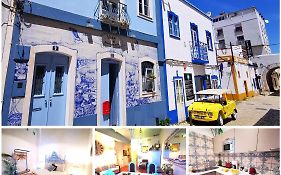 Apartamento Sardinha, Vida à Portuguesa